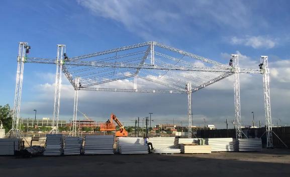 Here are the common methods for fixing lighting trusses
